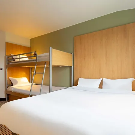 Hotel Centre St Pierre 2*