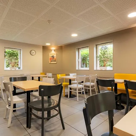 Centre St Pierre Hotel 2*