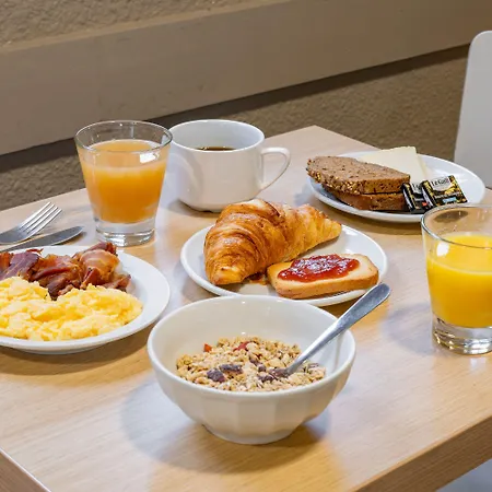 Centre St Pierre 2* Calais