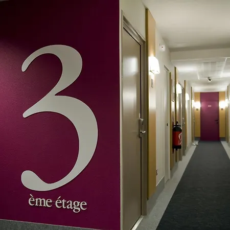 Centre St Pierre Hotel 2*