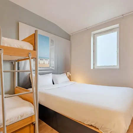 Hotel Centre St Pierre 2*