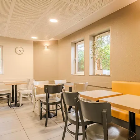 Centre St Pierre Hotel Calais