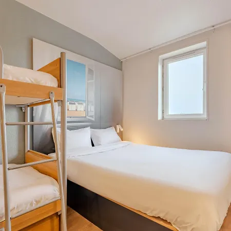 Hotel Centre St Pierre 2*