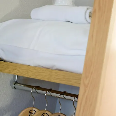 Centre St Pierre Szálloda Calais