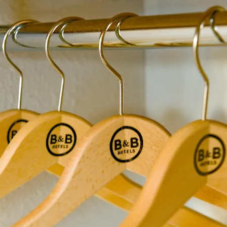 Centre St Pierre Hotel 2*