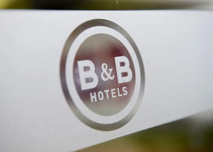 Centre St Pierre Hotel