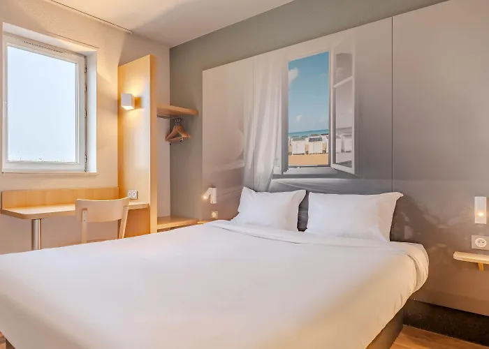 Centre St Pierre Hotel