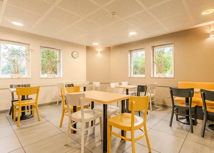 Hotel Centre St Pierre 2*