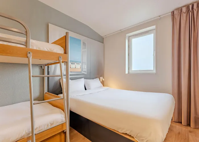 Hotel Centre St Pierre 2*