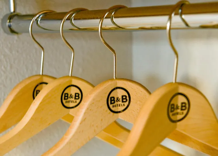 Centre St Pierre Hotel 2*