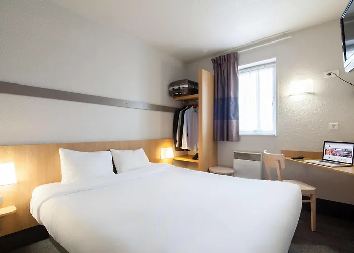 Hotel Centre St Pierre 2*