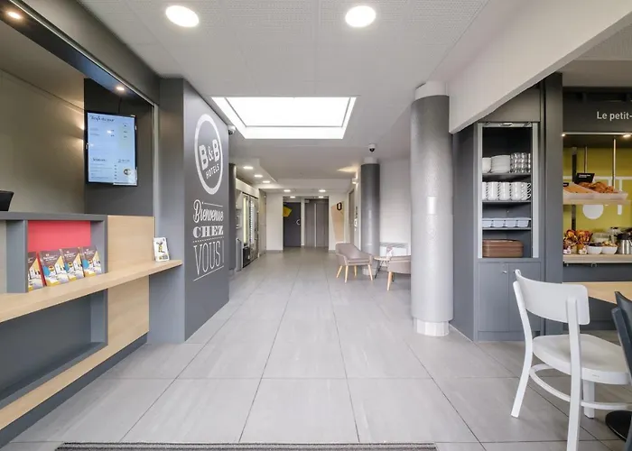 Centre St Pierre Hotel 2*