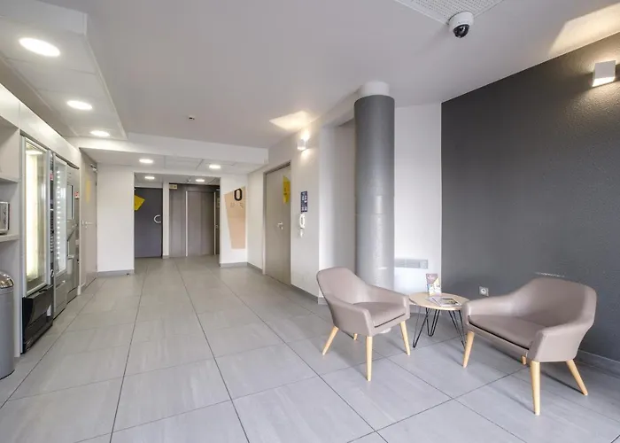 Centre St Pierre Hotel 2*